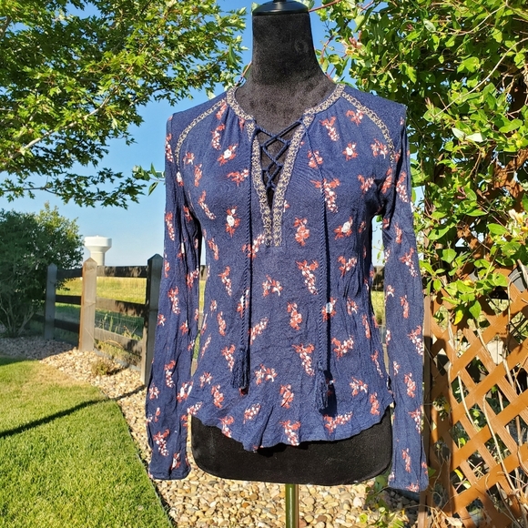 Lucky Brand Floral Blue Lace Up Tassle Tie Long Sleeve Top Women's Size XS EUC - Picture 12 of 16